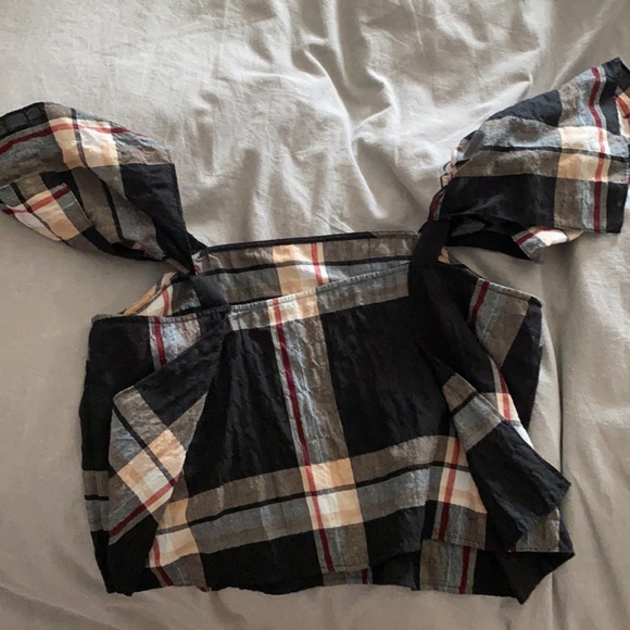 Club Monaco off the shoulder cropped shirt - Picture 2 of 2